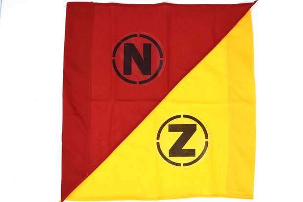 Vlaggen kamp noord en kamp zuid