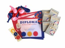 Diploma, potlodensetje, ballonnen Bella en de Draak prinsessenfeestje themaverhuurkist voor thuis.